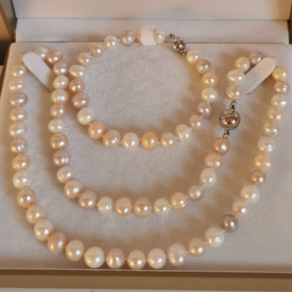 Beautiful Boxed Multi-Coloured Freshwater Pearl Necklace and Bracelet Set